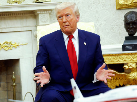 Trumpa optužuju za 'tržišne manipulacije'
